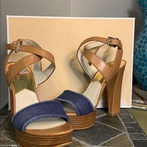 Michael Kors Nandina Platform heels in Luggage